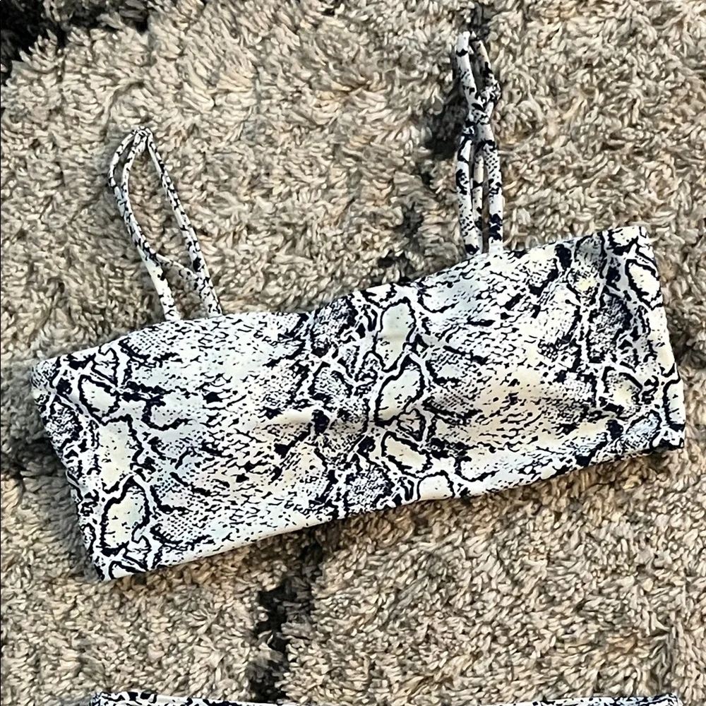 2X 🥂H P🥂 NWOT Zaful Snake Print Bikini Set - White & Blue - Picture 3 of 12